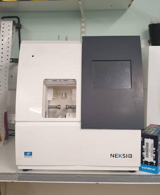 Essilor edgers for sale Used Lens Edgers Lab Equipment Used