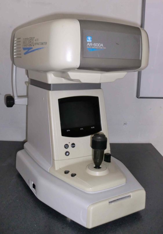 Nidek AR 600