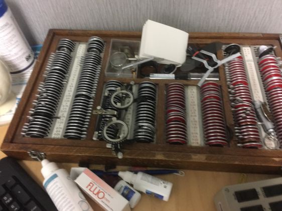 Oculus trial frame and trial lens set