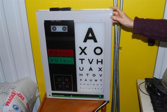 Sussex Vision Test Chart with remote