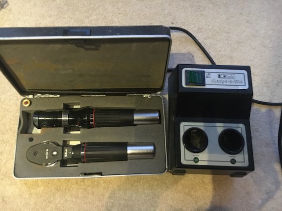 ophthalmoscope and retinoscope set and charger