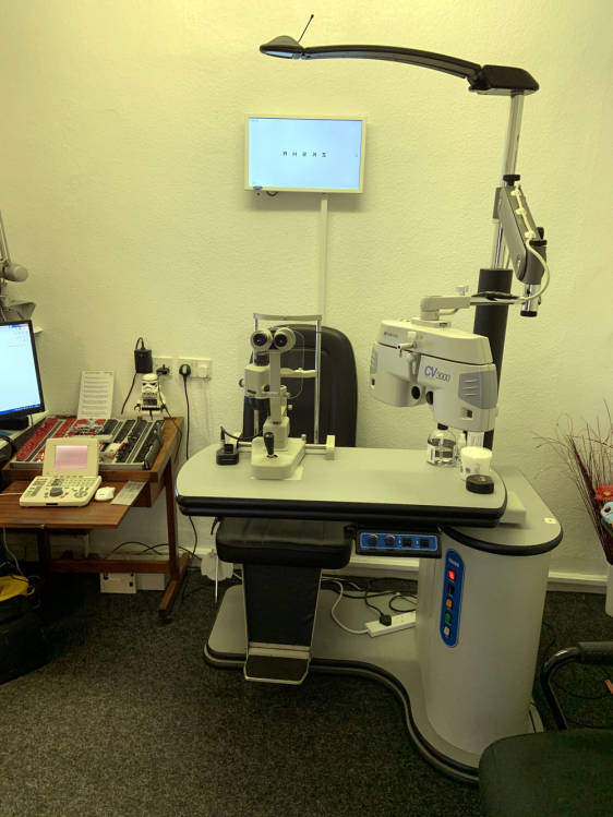Combi unit with slit lamp