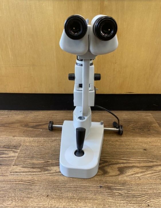 Ophthalmic Slit Lamp S/N: 228 00040 0810