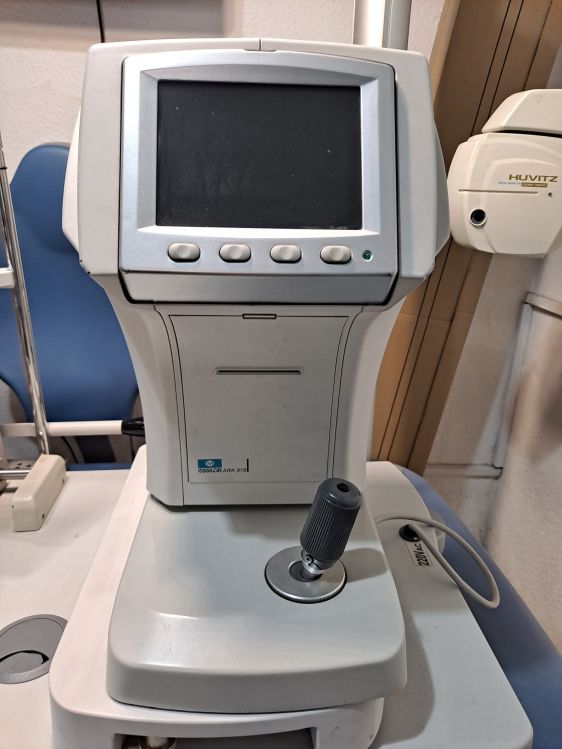 Essilor ark 070 auto refractor