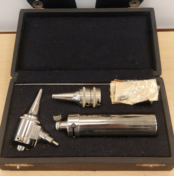 VINTAGE HEINE OTOSCOPE