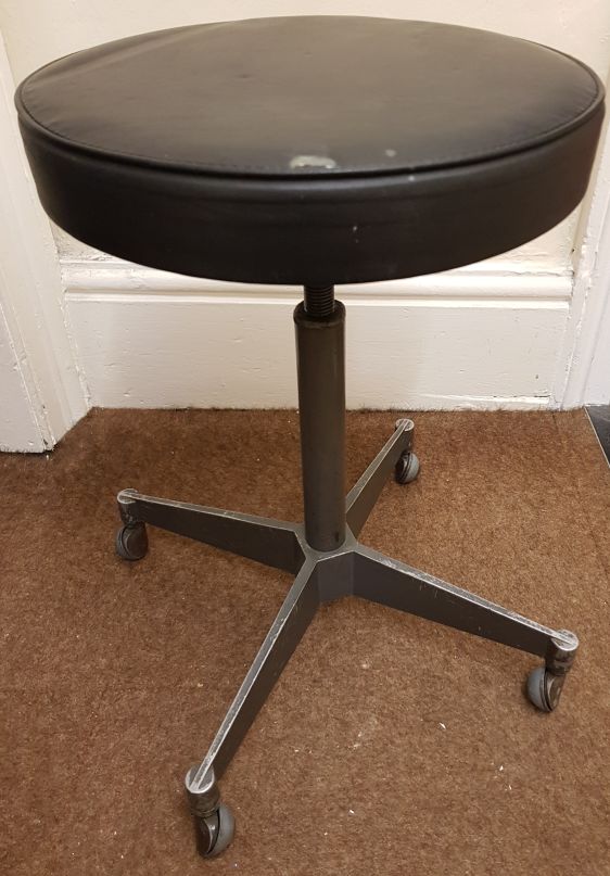 Rotating Lift Stool