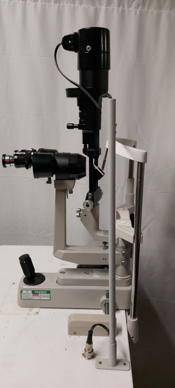 Nidek SL-250 Slit Lamp