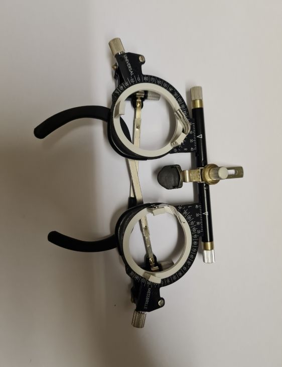 Oculus metal adjustable trial frame