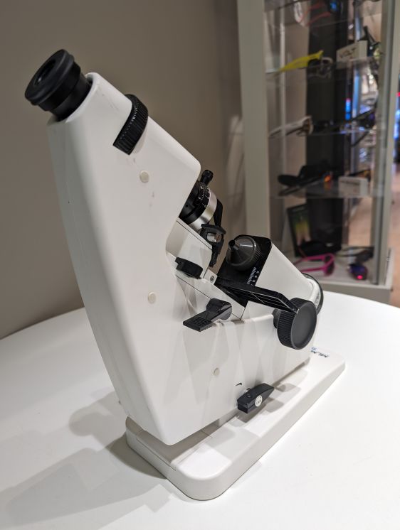 Essilor manual focimeter/lens meter MLM150