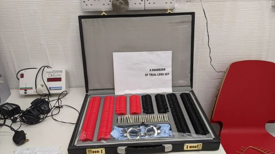 BRIEFCASE SET OF TRIAL LENSES