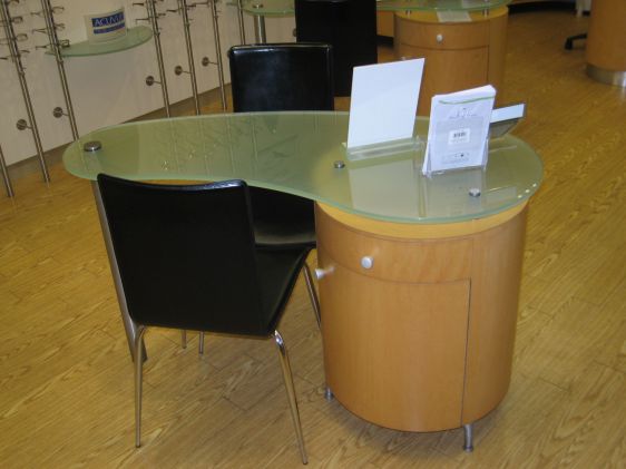 Dispensing Table