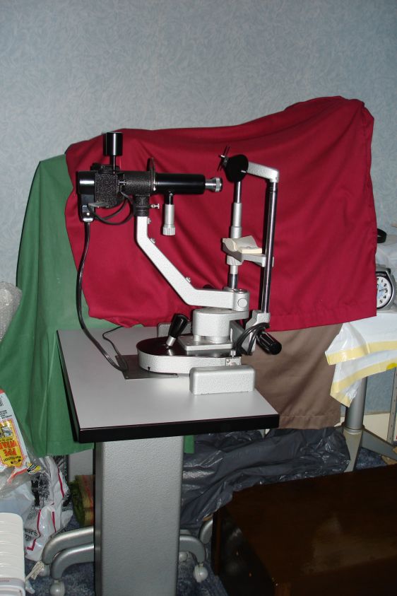 Haag striet Keratometer with table