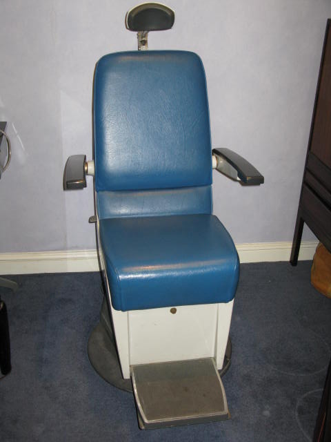 American Optical Electirc examination chair