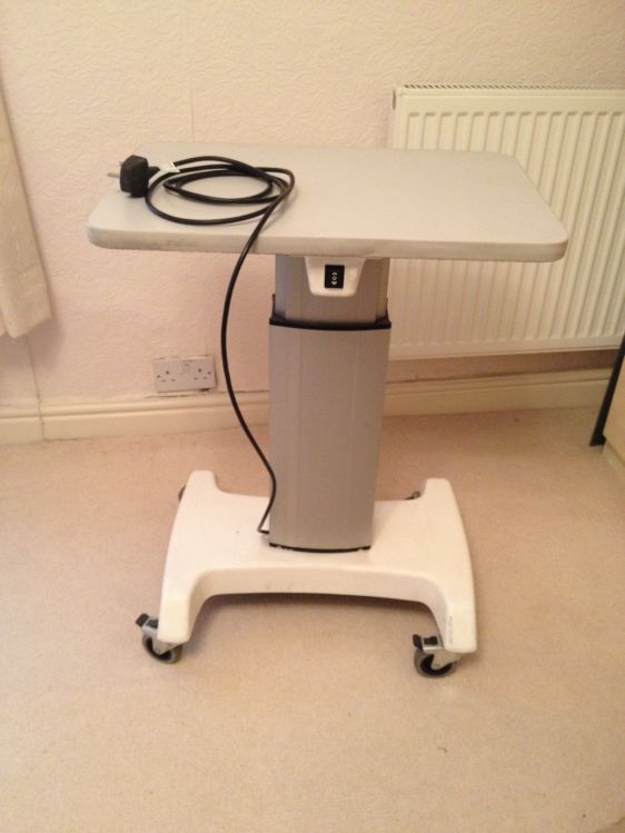 Hanson T-200 motorised instrument table