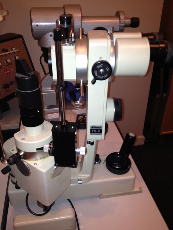  Nikon slit lamp