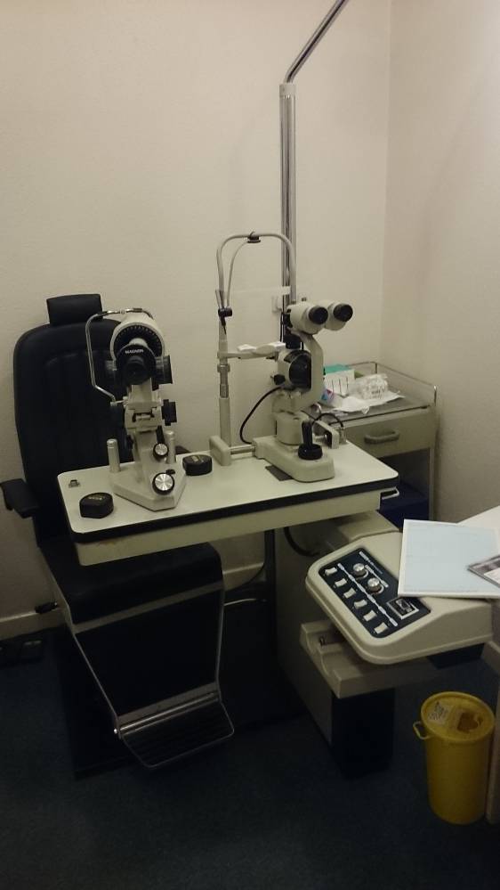 combi unit with topcon slit lamp